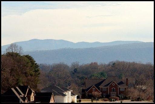 5th image of 819 Brookshire Blvd