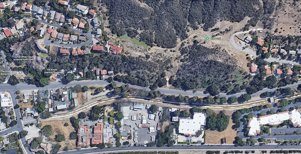 2nd image of 28396 Agoura Rd