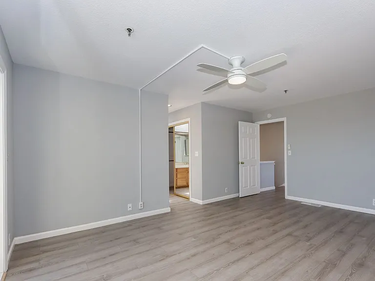432 Portofino Dr #403 — Photo 27