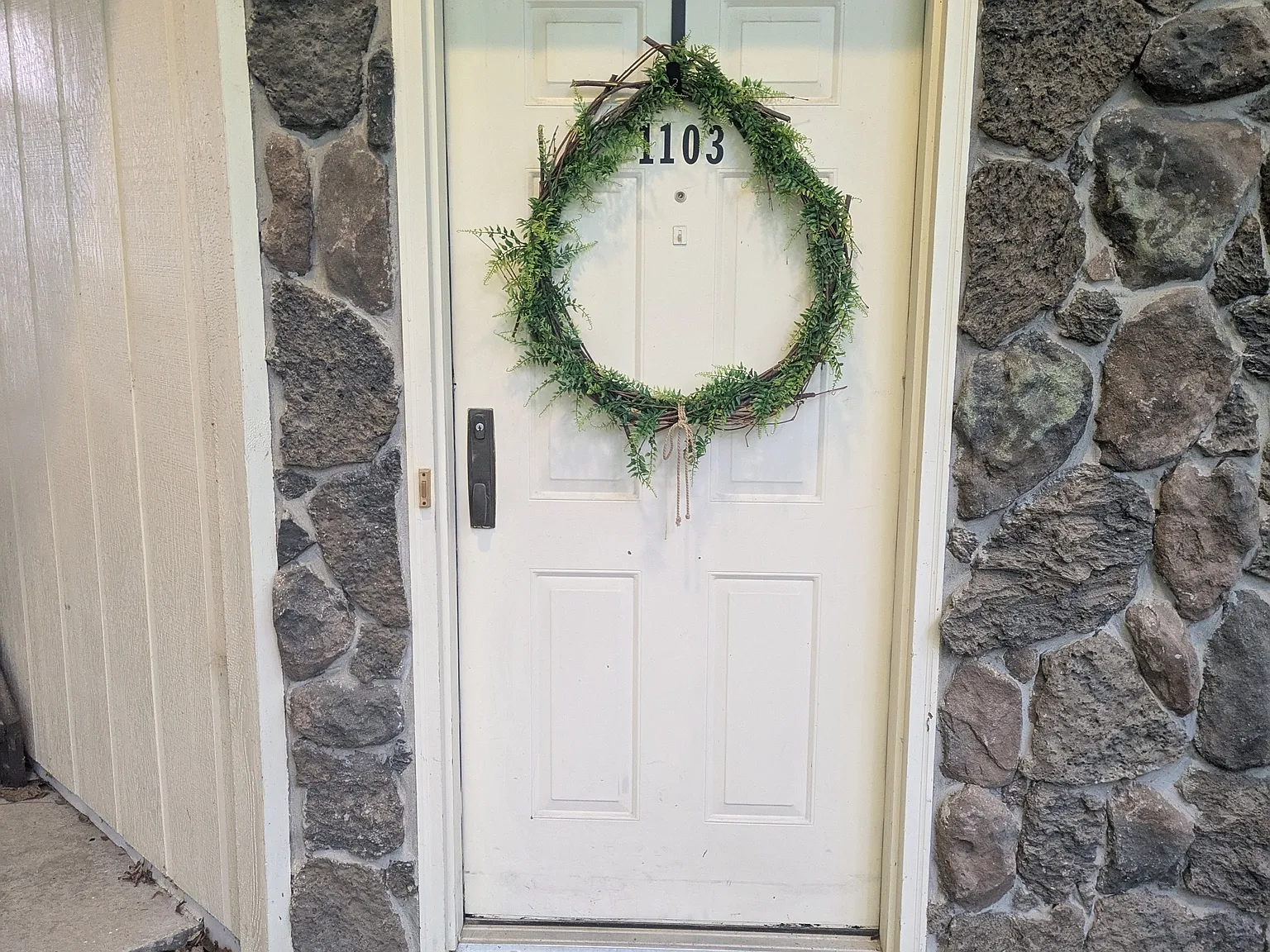 2 bed, 1060 sqft, $1,250 — Photo 1