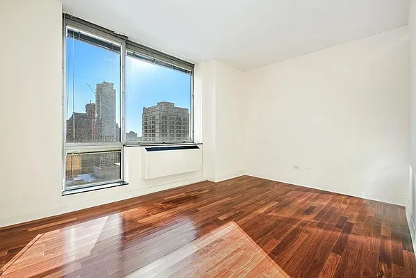 Rented by Keller Williams NYC | media 15