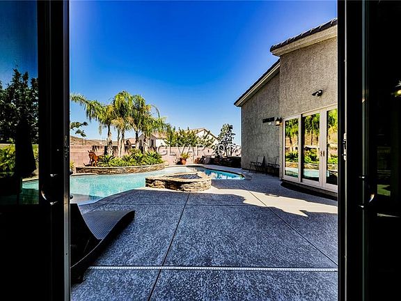 5th image of 98 Blaven Dr