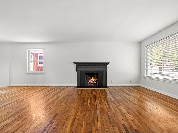 5th image of 2523 E Redondo Ave