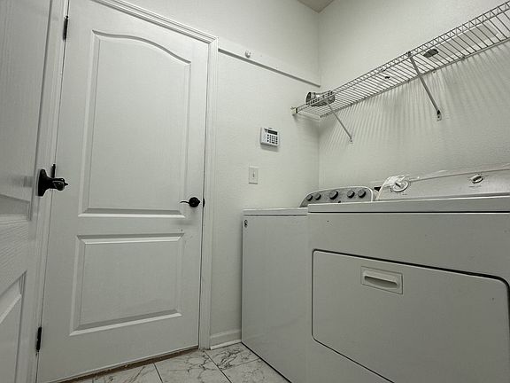 3rd image of 117 Camden Cay Dr