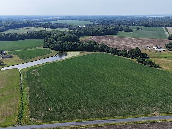 4th image of 3750 Windy Hill Rd