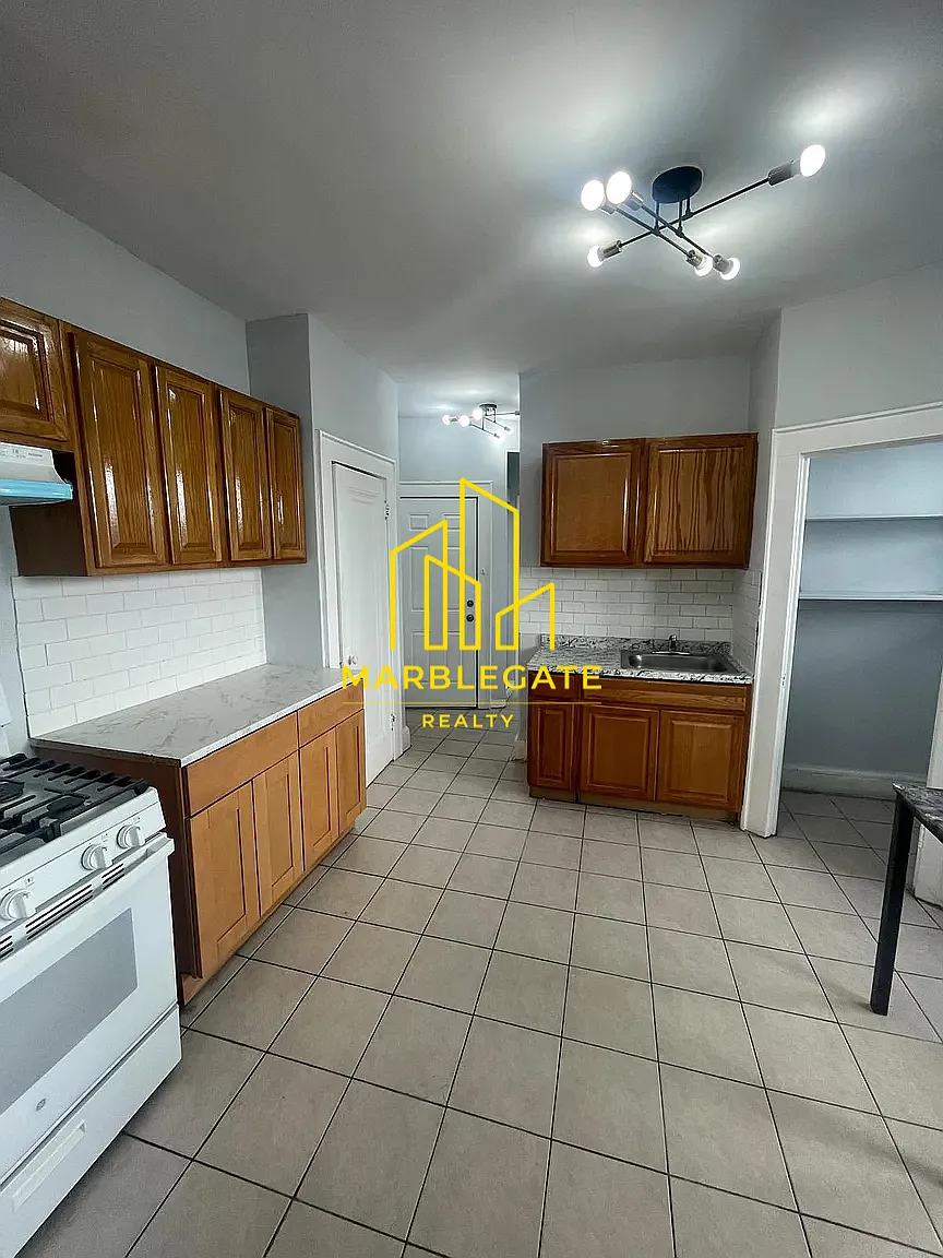 2 bed, 850 sqft, $1,850 — Photo 2