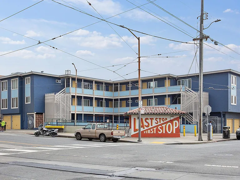 1400 La Playa Ave — Photo 15