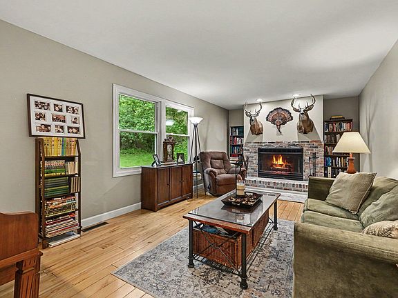 2nd image of 22300 Wynsmythe Dr
