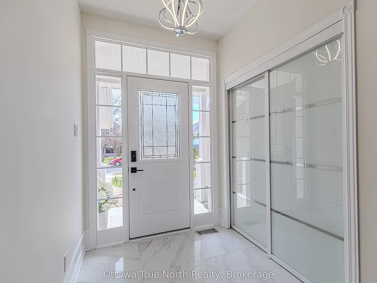 19 Black Tern Cres — Photo 3