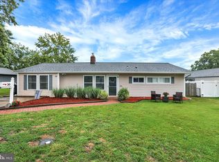 30 Thimbleberry Ln, Levittown, PA