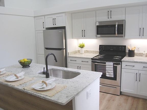 2nd image of 100 Avon St Unit 115