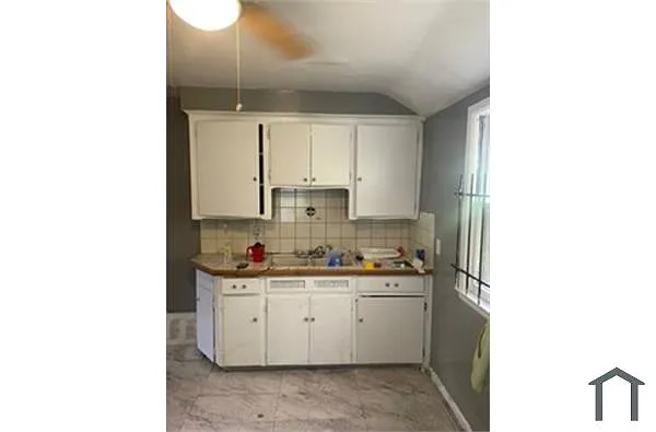 14663 Cloverlawn St photo 1