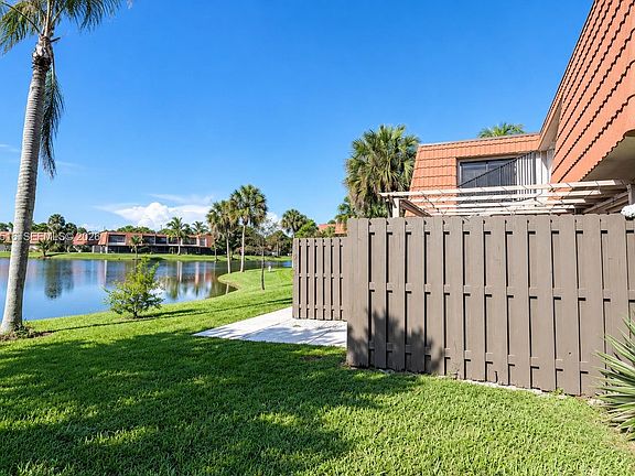 2nd image of 11006 N Harmony Lake Cir