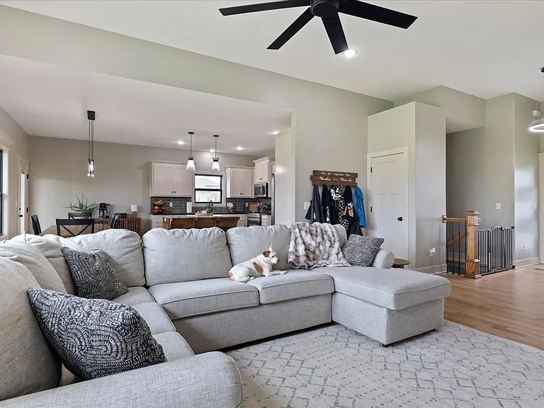 2210 Piedmont Pl — Photo 29