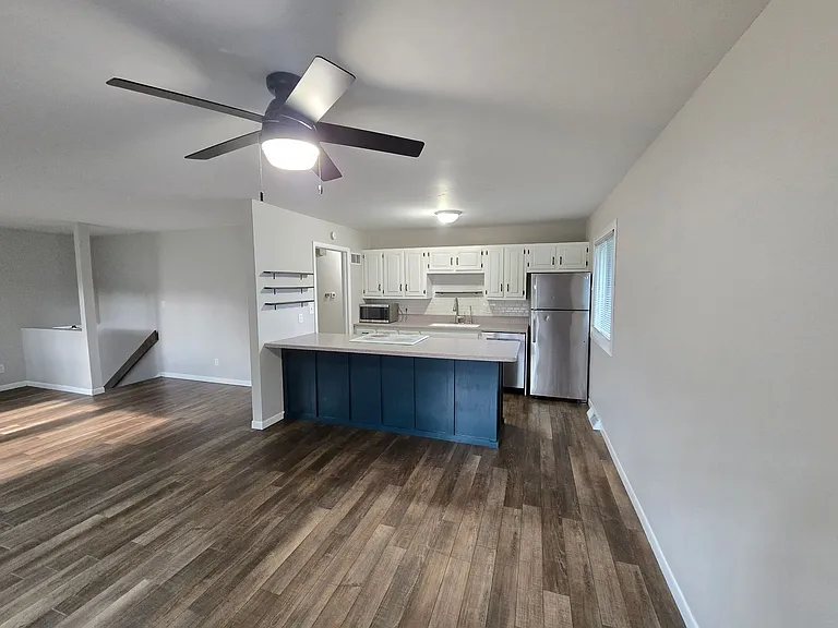 2025 Beck St — Photo 11