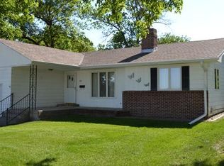 211 N 1st St, Newman Grove, NE 68758