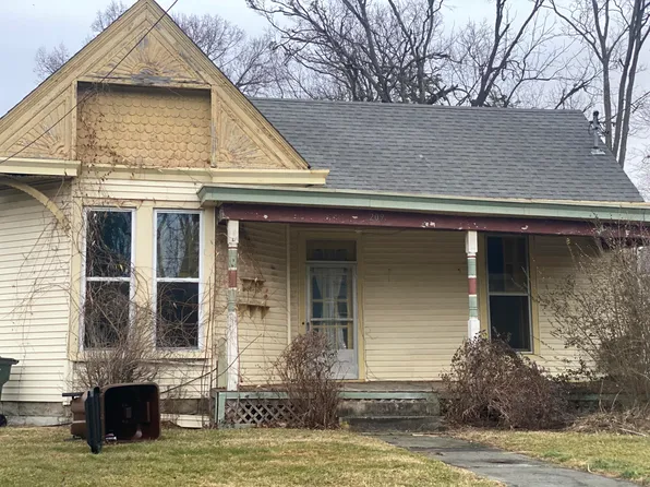 209 Holt Ave, Mount Sterling, KY 40353