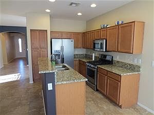 3rd image of 2206 W Oyer Ln