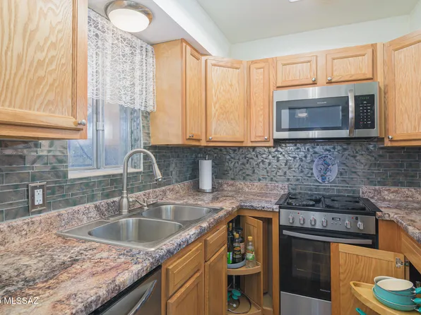 6710 E Calle La Paz, Tucson, AZ 85715