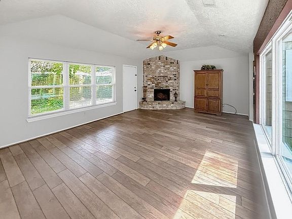 3rd image of 5519 Lynngate Dr