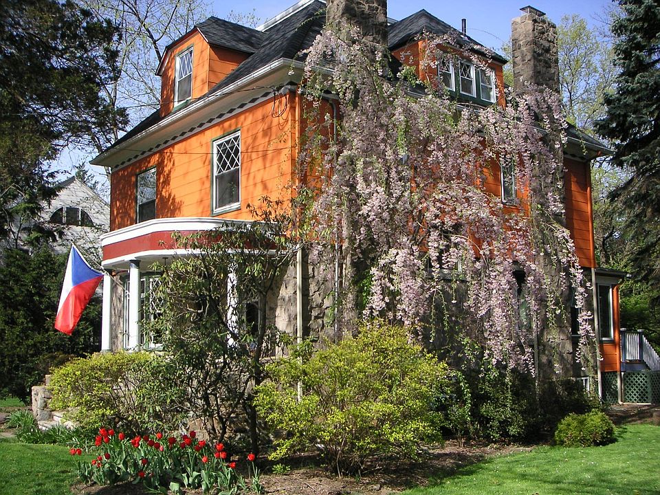 Cranford Victorian painted lady