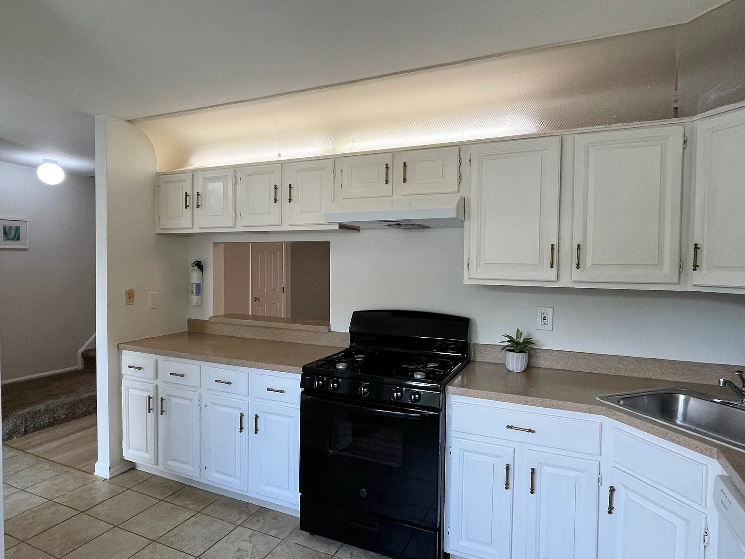 2 bed, 1620 sqft, $2,500 — Photo 4