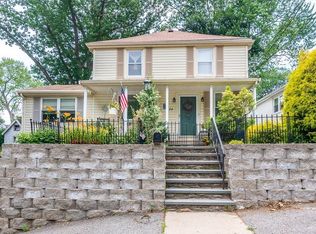 28 E Riverside Dr, Dedham, MA 02026