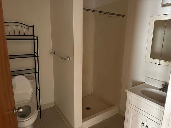 5th image of 1808 Liliha St APT A