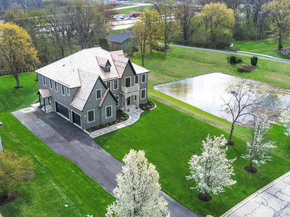 31111 Sage Ct, Libertyville, IL 60048