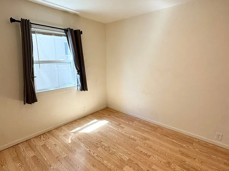 461 Walnut St — Photo 15