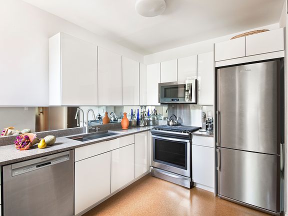 3rd image of 137 Central Park N APT 2D