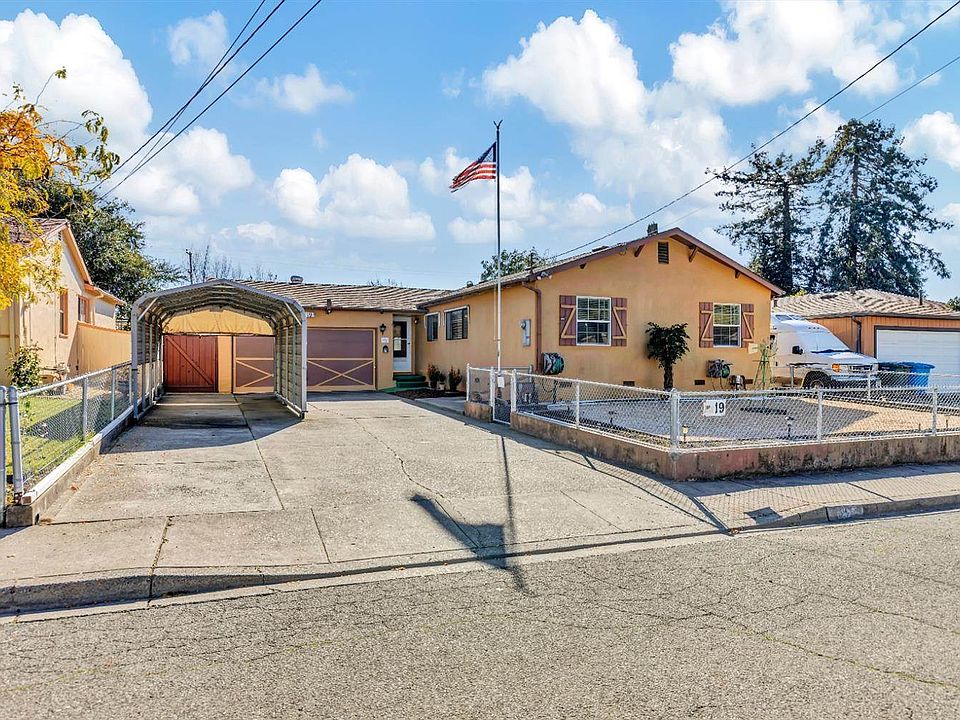 1st image of 19 Monterey Dr