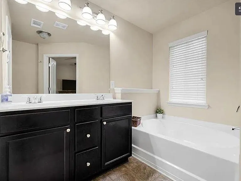 3689 Brockenhurst Dr — Photo 8