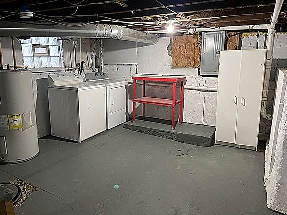 5th image of 2400 Findley Ave