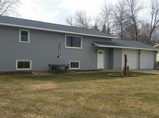 1502 Ridgeway Dr SW, Alexandria, MN 56308