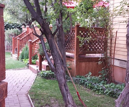 back gate to back yard/Deck