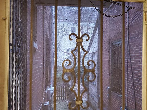 3rd image of 4214 Spruce St Floor 1