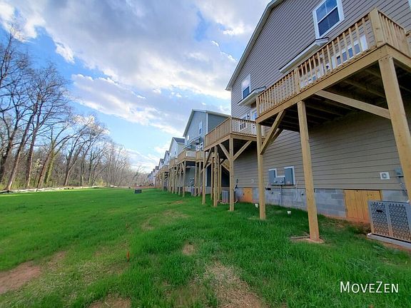 3rd image of 277 Vanderbilt Rd