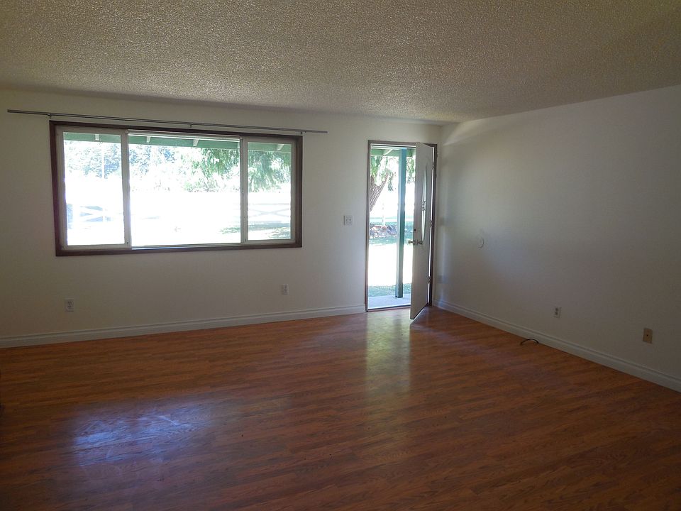 2nd image of 3219 Lewis River Rd