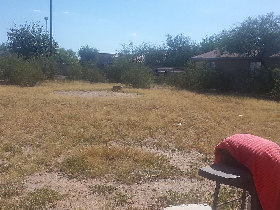 2nd image of 202 E Delta Rd