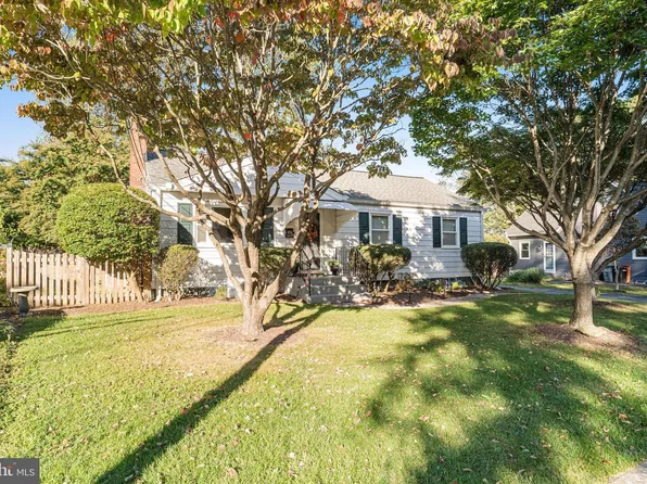 4132 Addison Rd, Fairfax, VA 22030