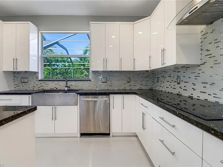 8271 Laurel Lakes Way — Photo 11