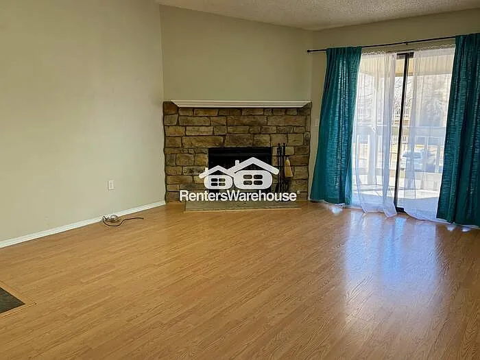 Building Photo - 8225 Fairmount Dr #3-204