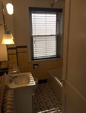 Bathroom, Tile, Bathtub/Shower