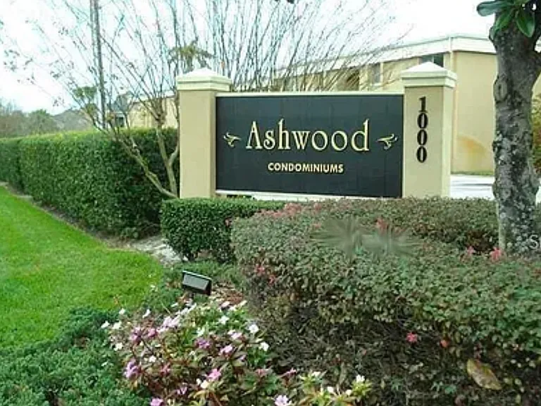 1000 Lake Of The Woods Blvd #H205 — Photo 1