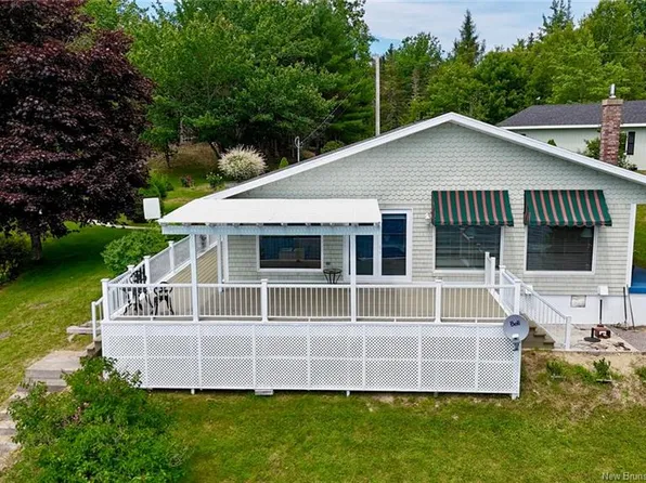 106 Lakeside Dr, Saint Croix, NB E5B 2X9