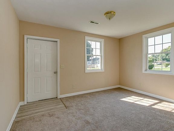 3rd image of 327 Carver St