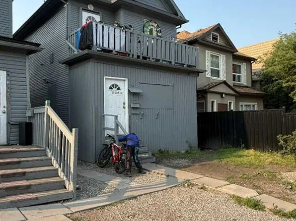 1623 12th Ave SW, Calgary, AB T3C 0R3