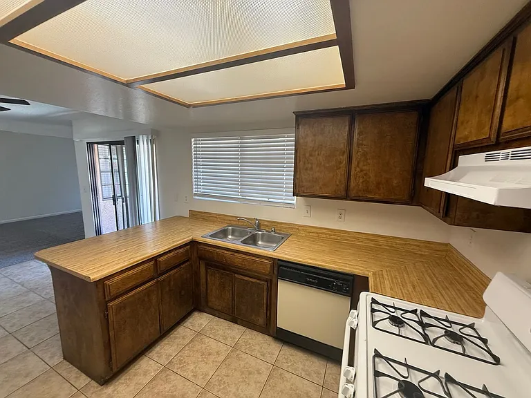 20318 Thunderbird Rd — Photo 30