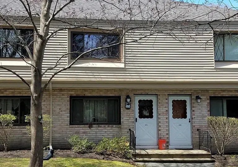271 Farrwood Dr — Photo 1